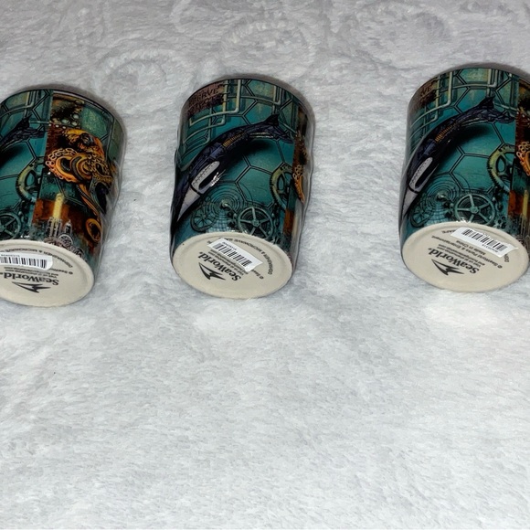 SEAWORLD Collectors 2D Painted Shark, Etc 3 1/8 In JuiceGlass Bundle 3 Brand New - Picture 11 of 16